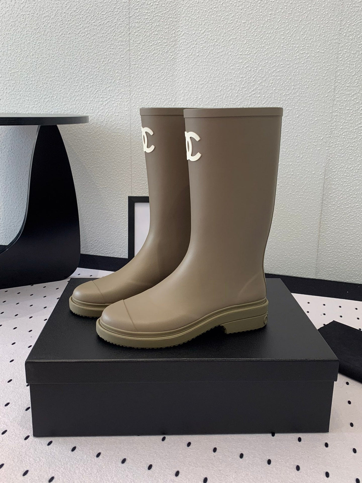 CHANEL rainboot  dark beige