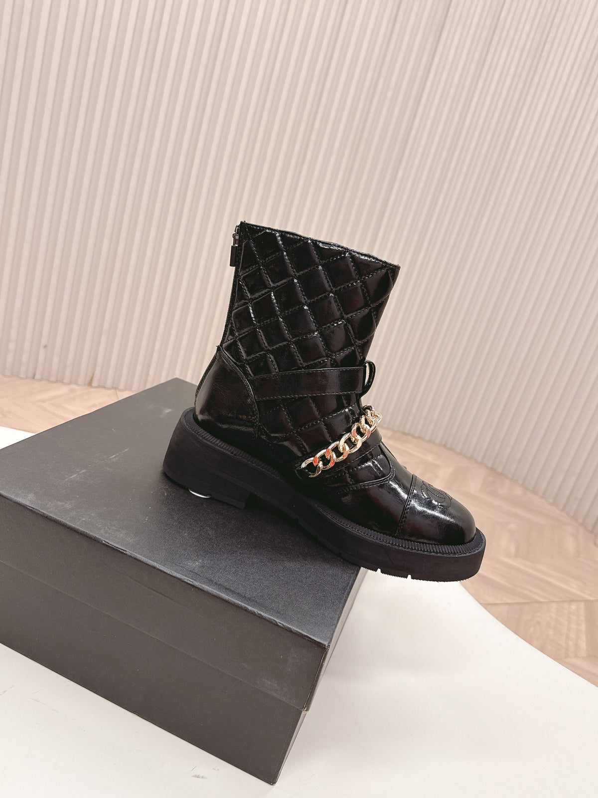 CHANEL ANKLE BOOTS 25S IN BLACK SHINY LAMBSKIN WITH GOLD HARDWARE
