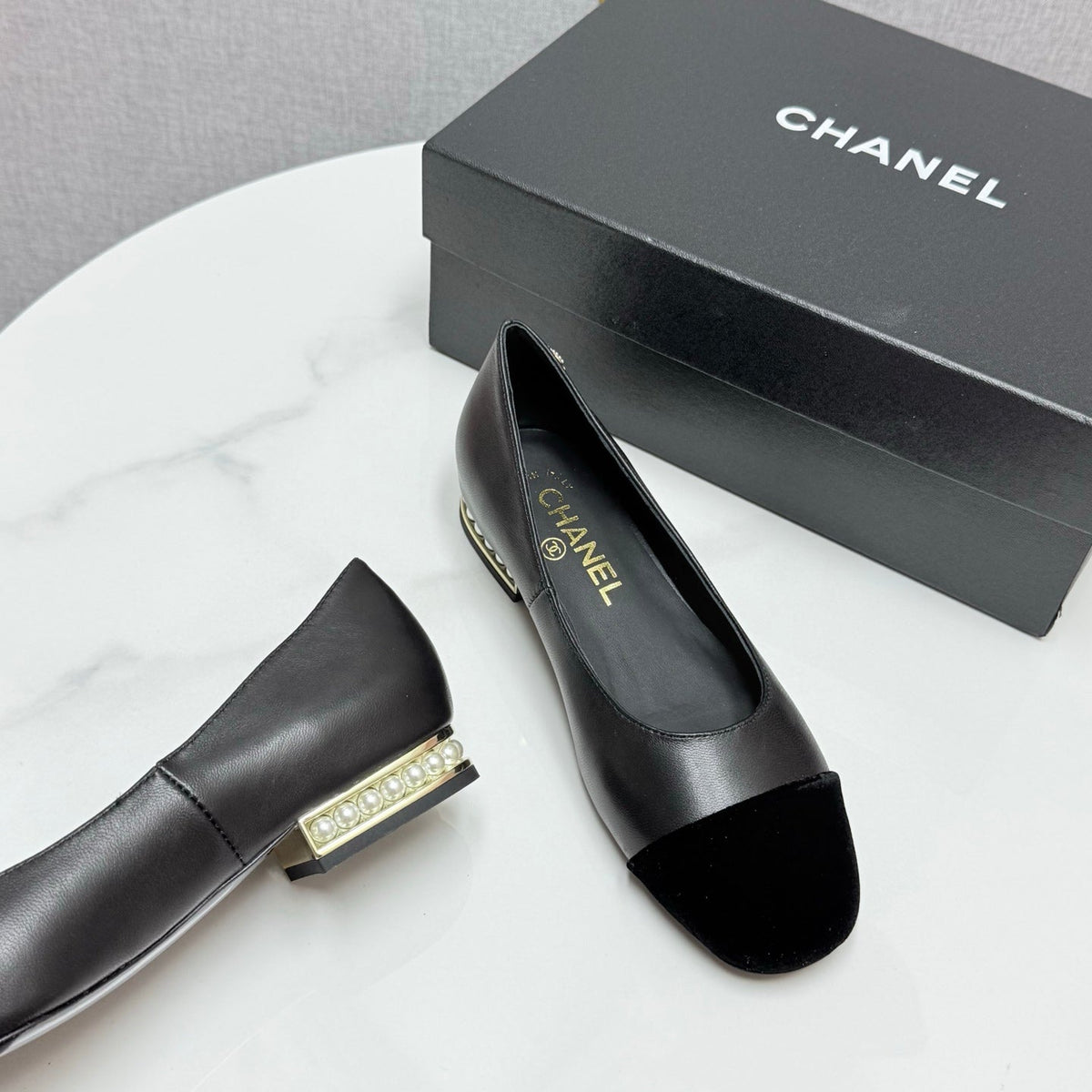 CHANEL BALLET FLATS 25S IN BLACK LAMBSKIN AND SUEDE WITH PEARL HEEL