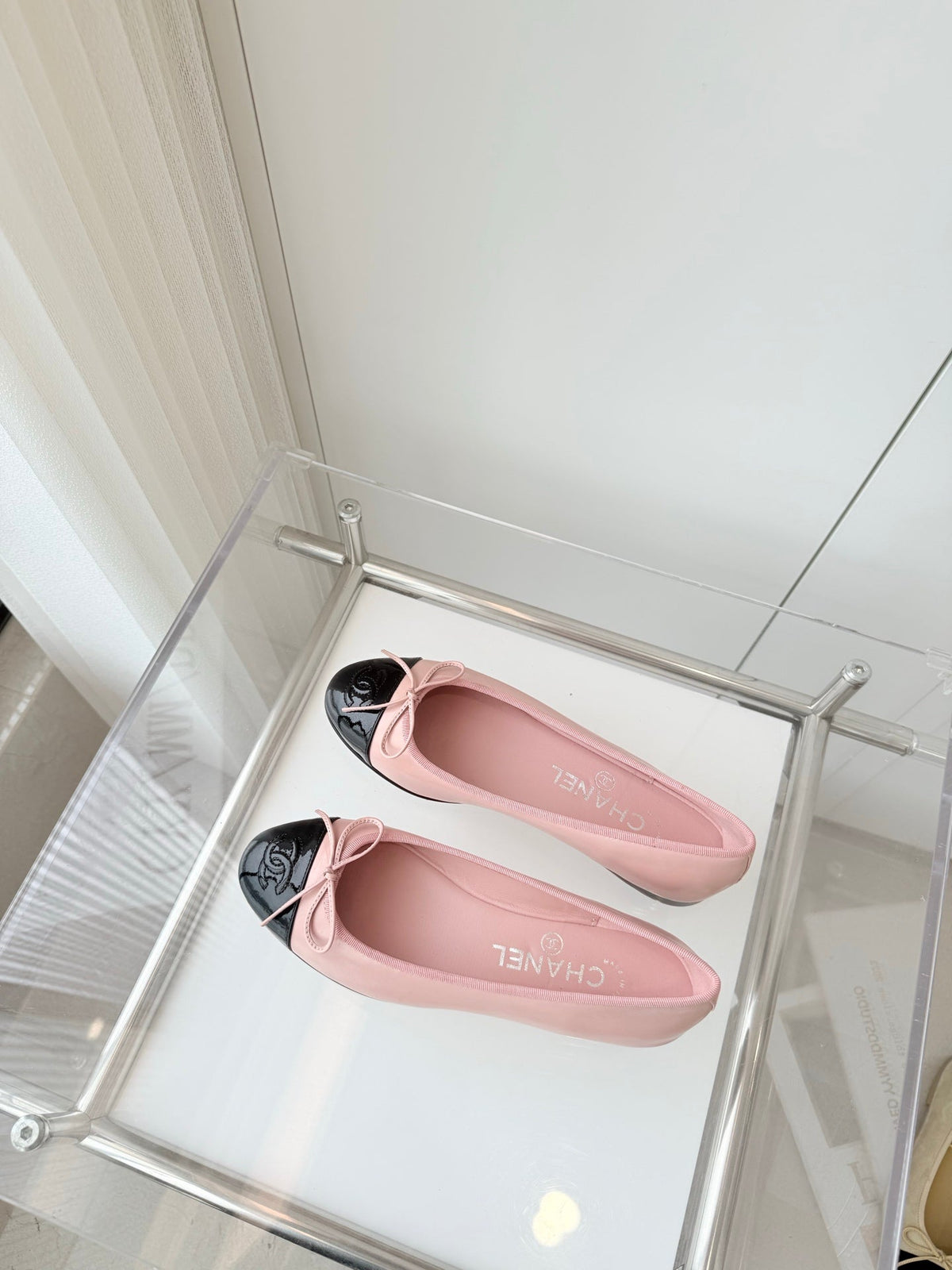 CHANEL BALLET FLAT IN BABY PINK MIX BLACK CALFSKIN