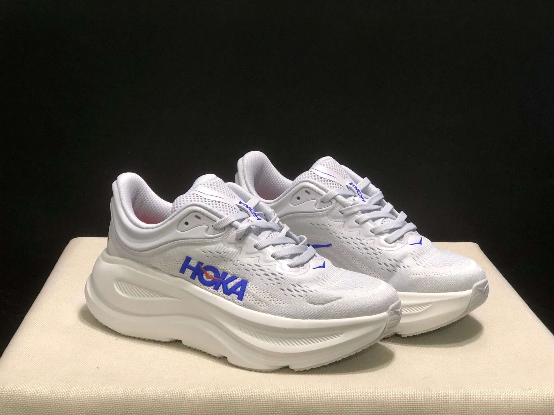 HOKA ONE ONE Bondi 9