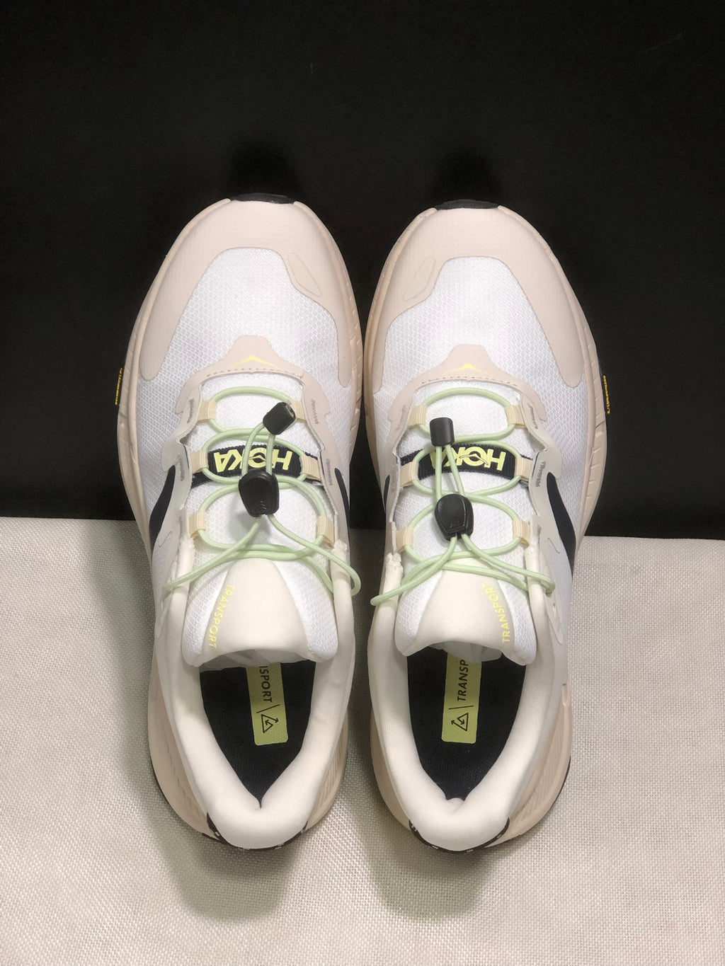 HOKA ONE ONE SKYFLOW