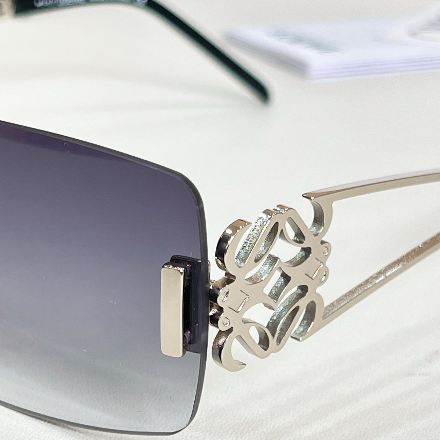LOEWE Sunglasses-SLW104